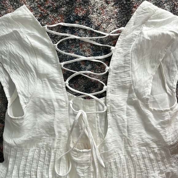 White ruffles dress - Picture 3 of 4